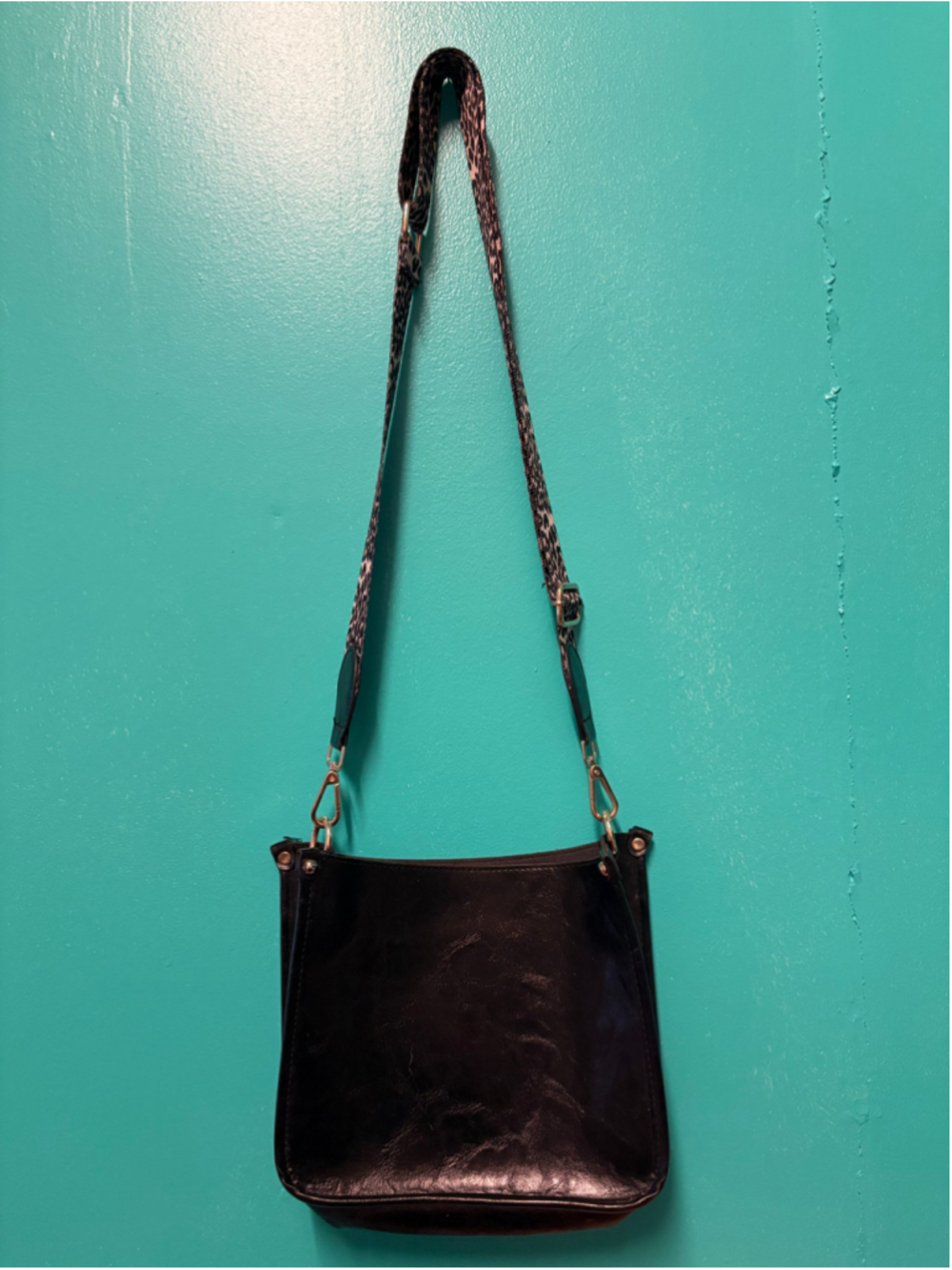 Women's Unbranded Black Crossbody Bag with Leopard Print Strap One Size